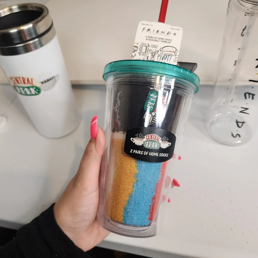 Friends New Travel Mug Water Bottle Coffee Cup Lot Socks Gifts - Picture 4 of 8